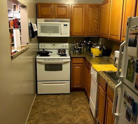 4th image of 2930 N Commonwealth Ave APT 205