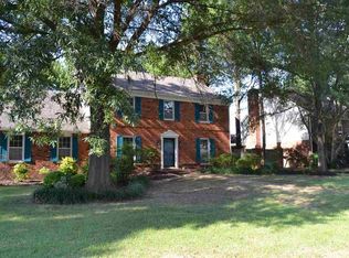 7988 Winding Creek Dr, Germantown, TN 38138