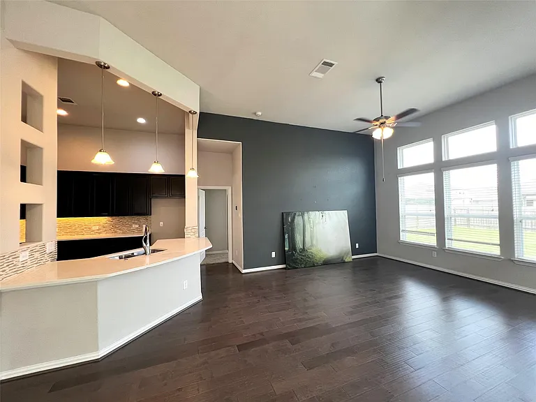613 Palmilla St — Photo 10