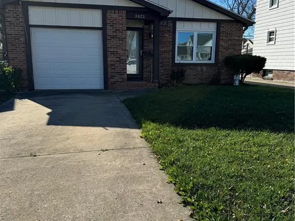 3021 Strathmoor Ave, Toledo, OH 43614