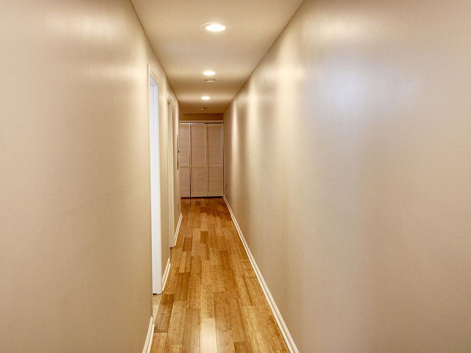 1st image of 830 Mellon St APT 1