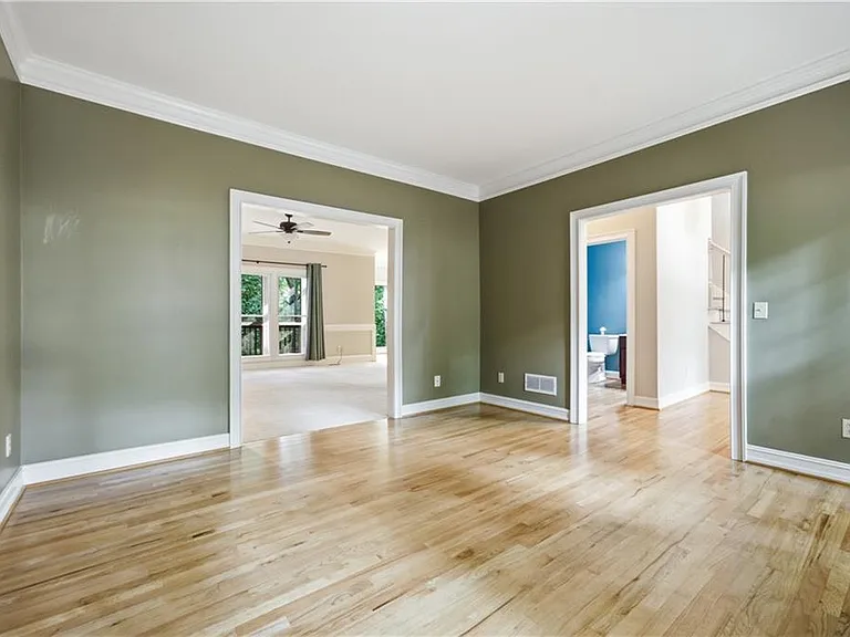 5525 Hampstead Way — Photo 7