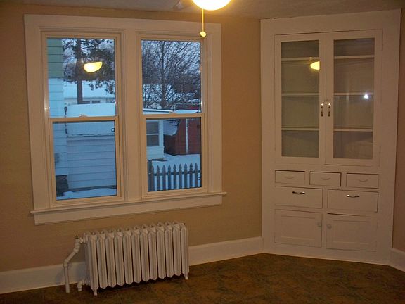 3rd image of 713 W B St