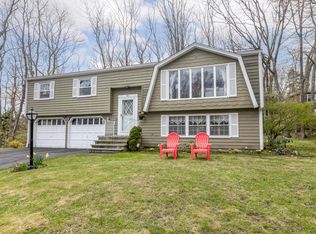 3 Pilot Point Rd, Cape Elizabeth, ME 04107