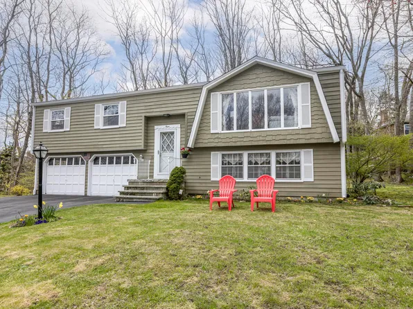 3 Pilot Point Road, Cape Elizabeth, ME 04107