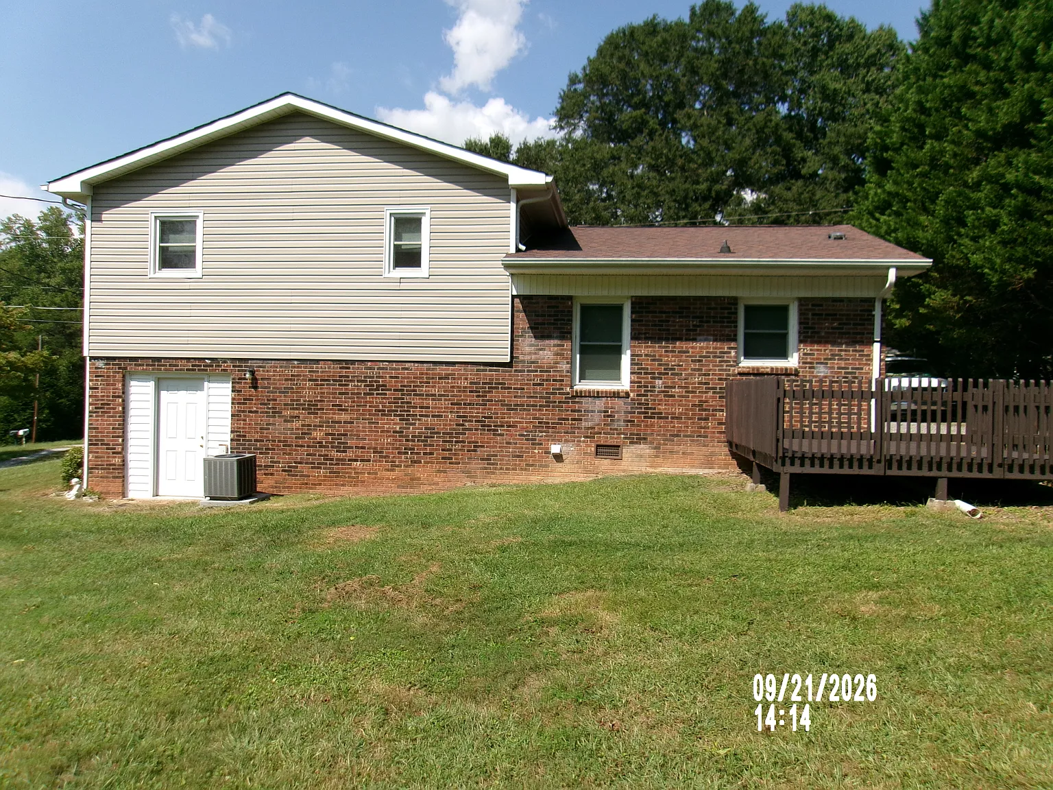 3 bed, $1,200 — Photo 4