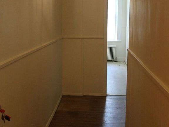 2nd image of 409 Cameron St APT 5