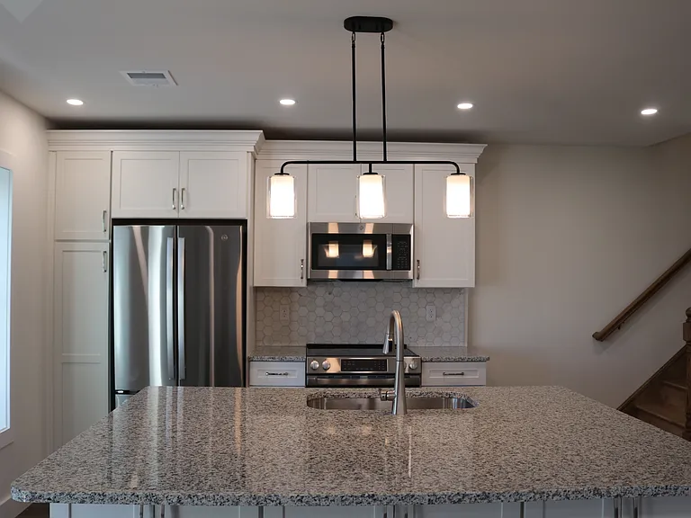 108 W Market St #108C — Photo 7