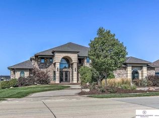 17076 S Reflection Cir, Bennington, NE 68007