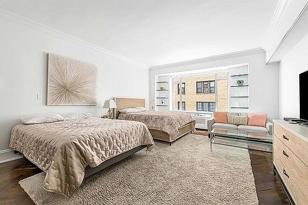 1st image of 150 Central Park S #407