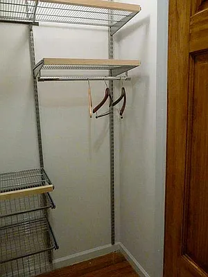 Rented by Perry Associates NYC Inc | media 32