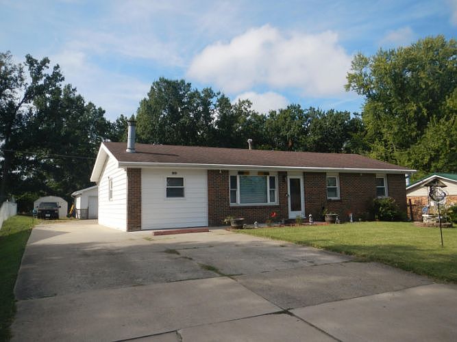 1st image of 4700 Orchard Ln