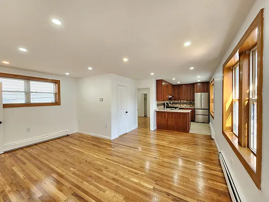 Rented by Astoria Realty | media 14