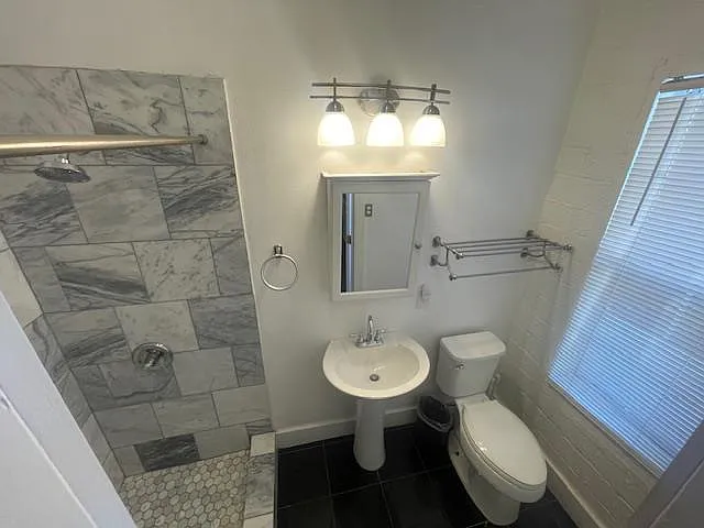 2 bed, 1.0 bath, 900 sqft, $1,800 — Photo 4