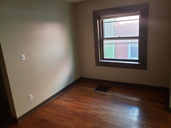 2nd image of 819 E 42nd St