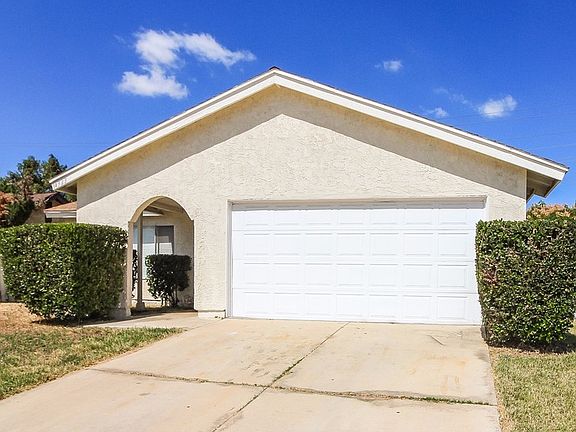 4th image of 14323 Travers Ct