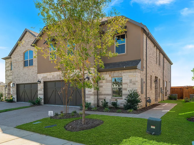 3524 Knightly Dr #2D — Photo 2