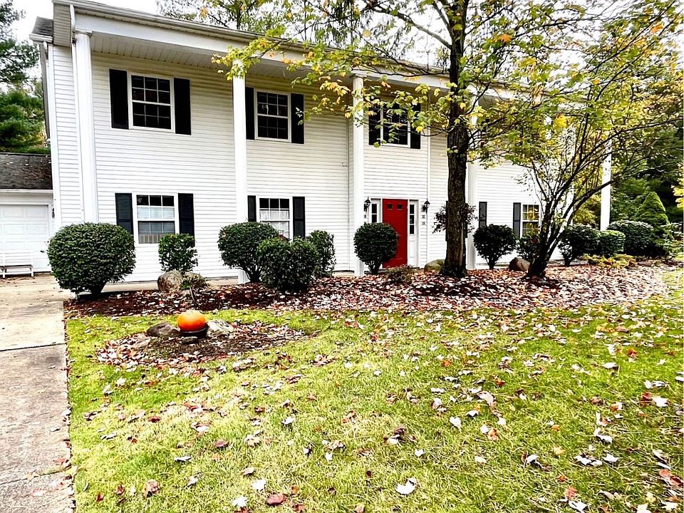 1st image of 119 Burlington Oval Dr