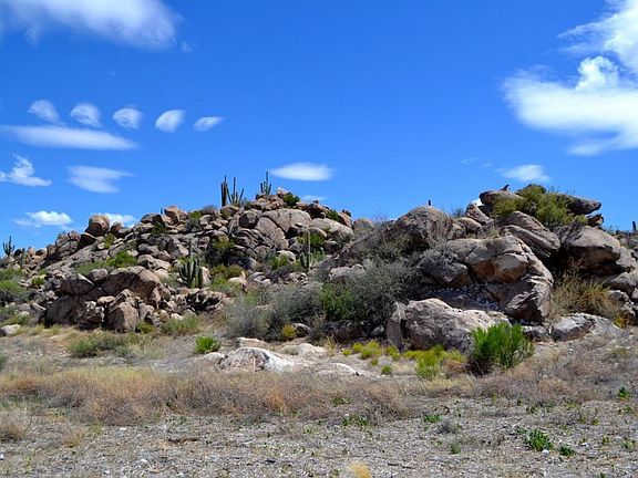 2nd image of 1492 W Tortolita Mountain Cir