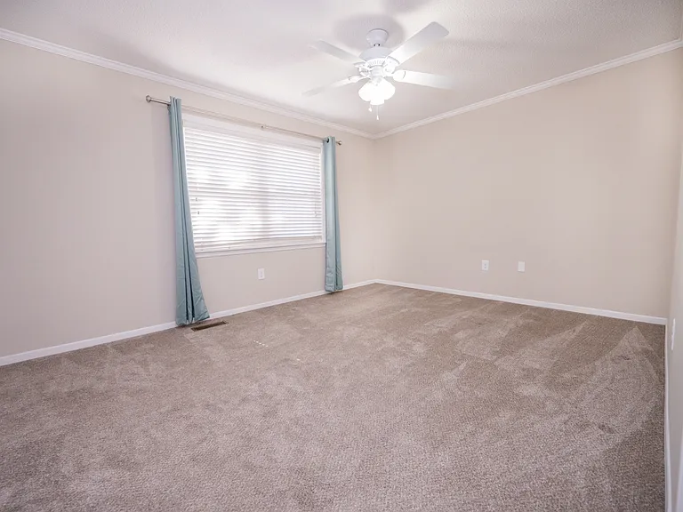415 Parkdale Dr #18C — Photo 17