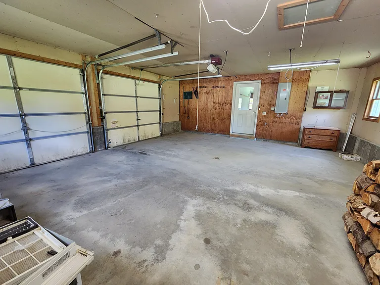 109 N Hollow Rd — Photo 36