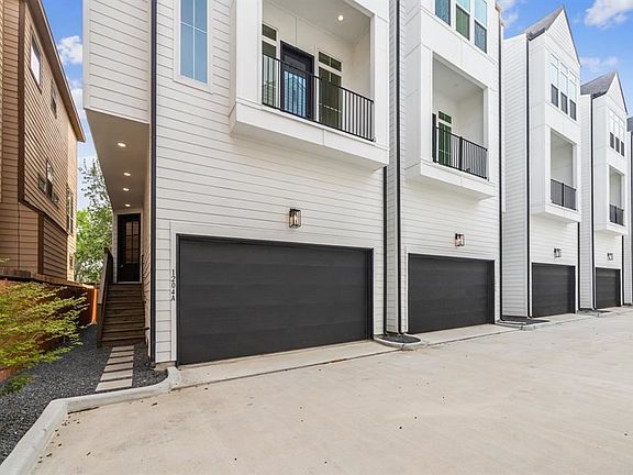 2nd image of 1204 W 22nd St W #D