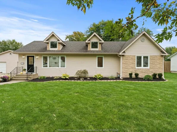 142 Centre St, Essex, ON N8M 1P9