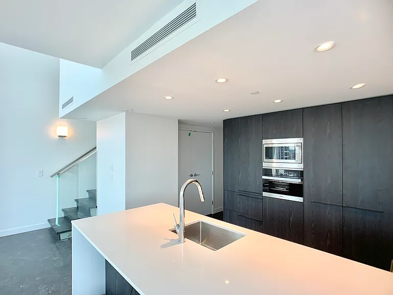 1111 Richards St — Photo 20