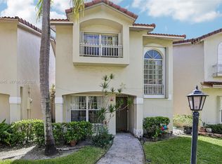 115 NW 108th Ave, Pembroke Pines, FL 33026