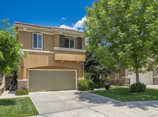 20035 Holly Dr, Saugus, CA 91350