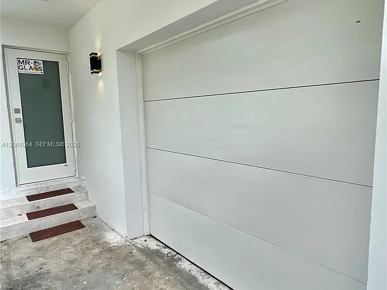 850 NE 127th St — Photo 39