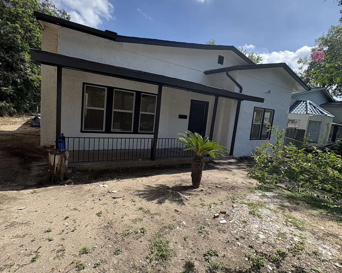 3 bed, 1350 sqft, $1,700 — Photo 2