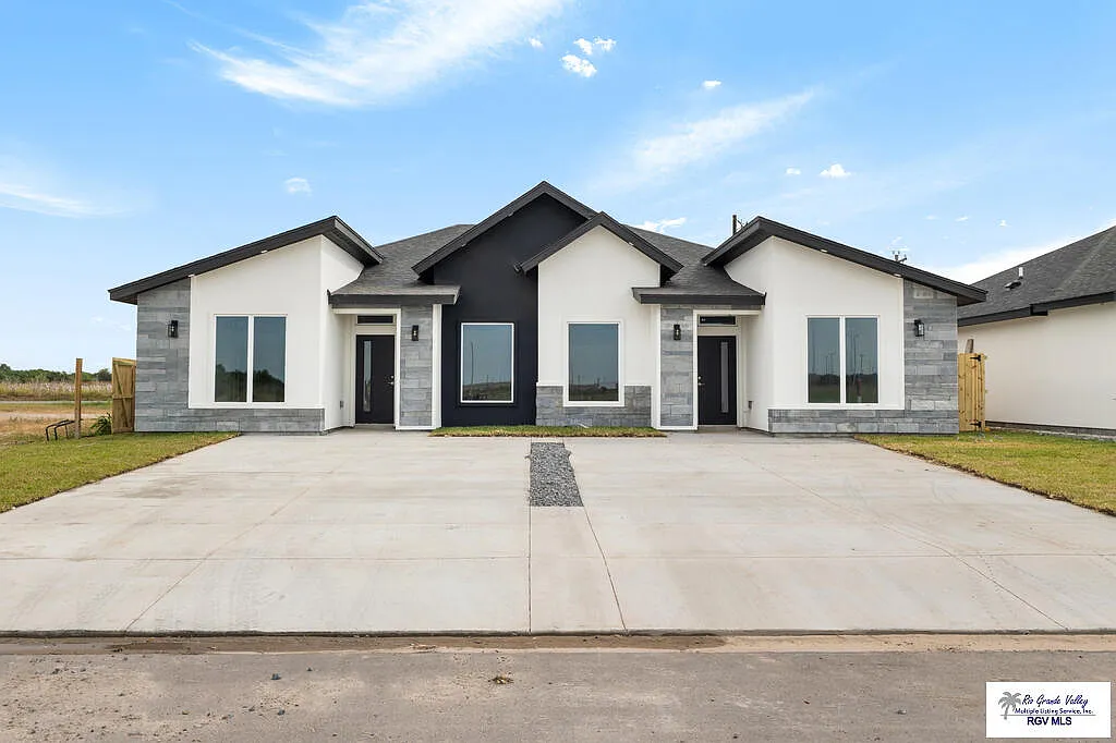 3 bed, 2.0 bath, 1167 sqft, $1,800 — Photo 1