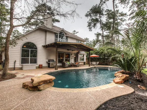 62 E Misty Dawn Dr, Conroe, TX 77385