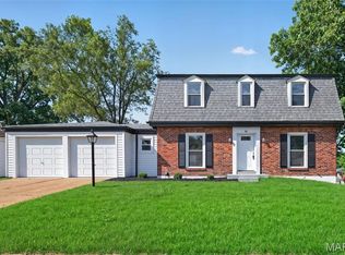22 Westwood Estates Dr, Saint Peters, MO 63376