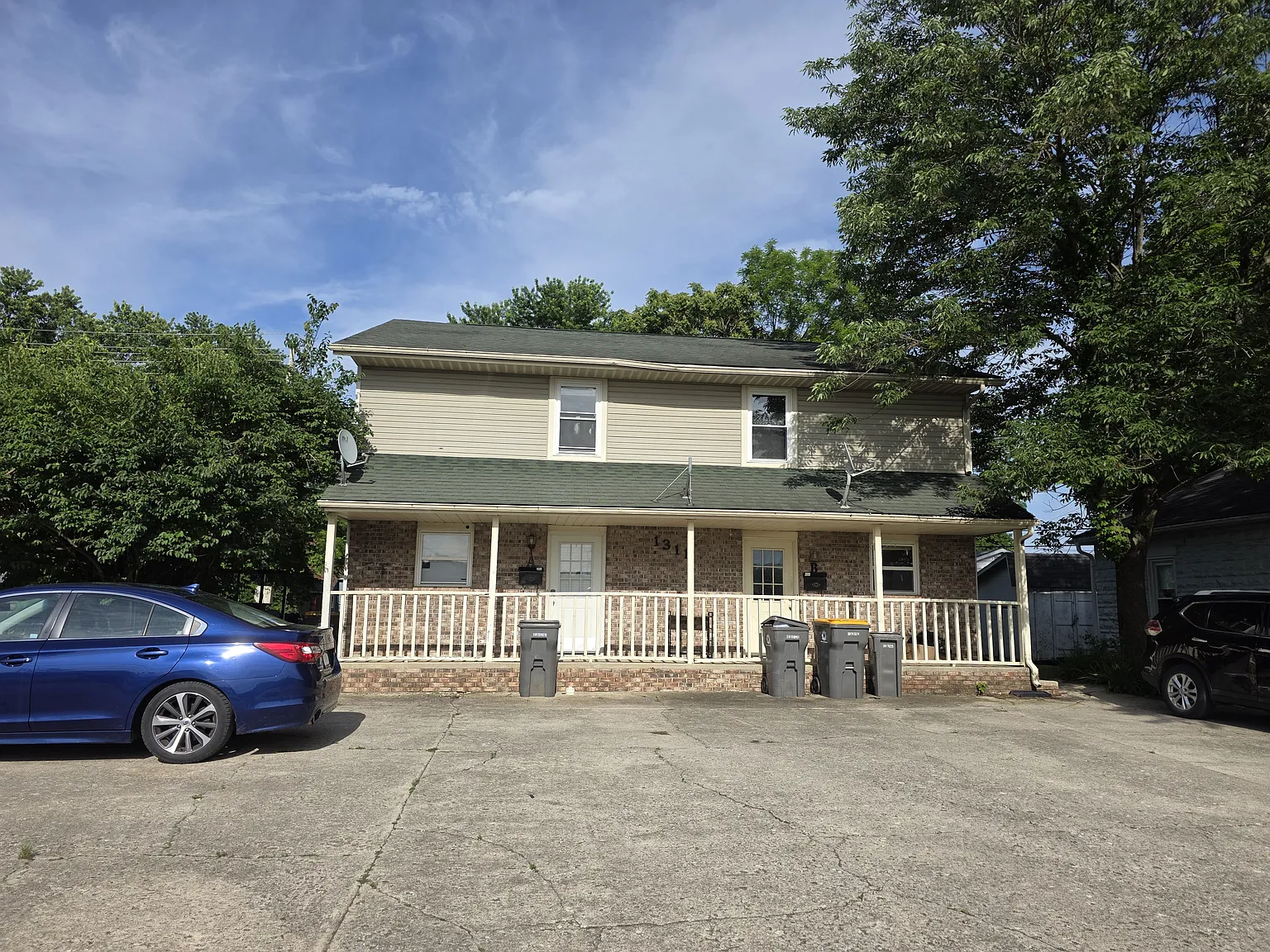 3 bed, 1.5 bath, 1260 sqft, $1,600 — Photo 1