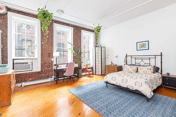 Rented by Douglas Elliman | media 23