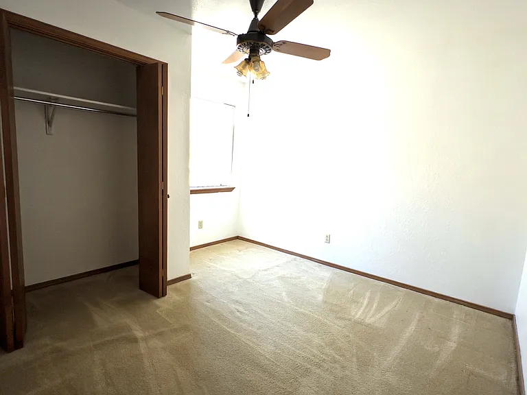 1633 Ebony Ave #1 — Photo 9