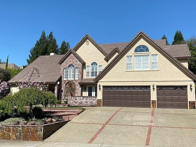 1st image of 121 Tomlinson Dr