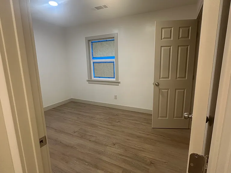 431 Eye St #B — Photo 7