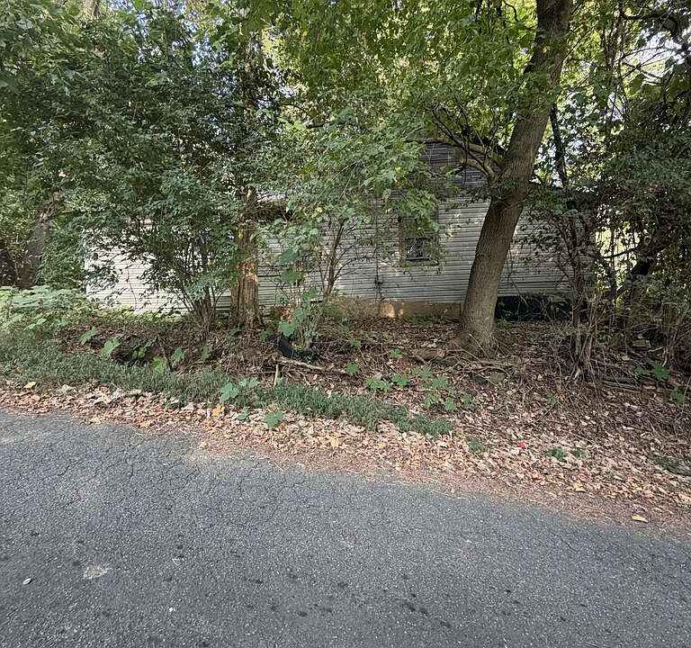 2nd image of 128 Pulltight Rd