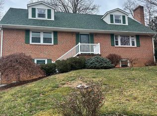 908 Ridgecrest Cir, Staunton, VA 24401