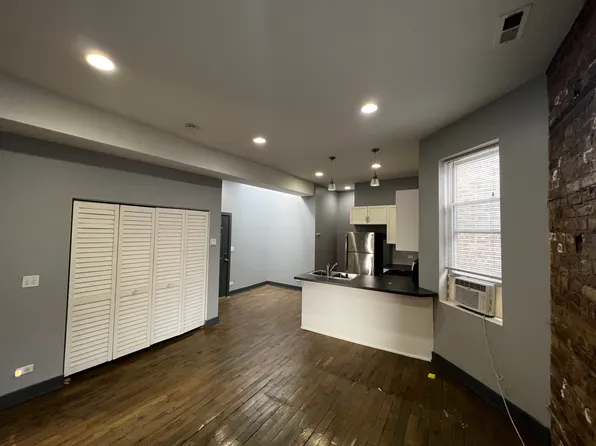 1813 S Ashland Ave #3R, Chicago, IL 60608