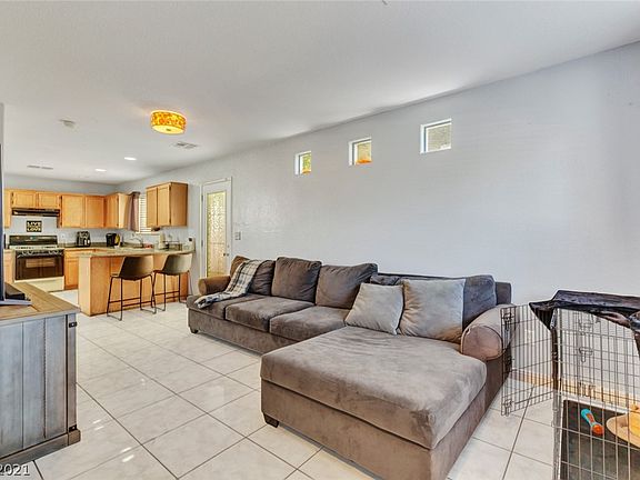3rd image of 2026 Clancy St