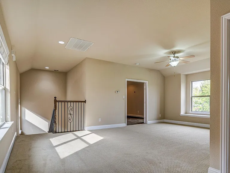 725 Rembrandt Ct — Photo 26