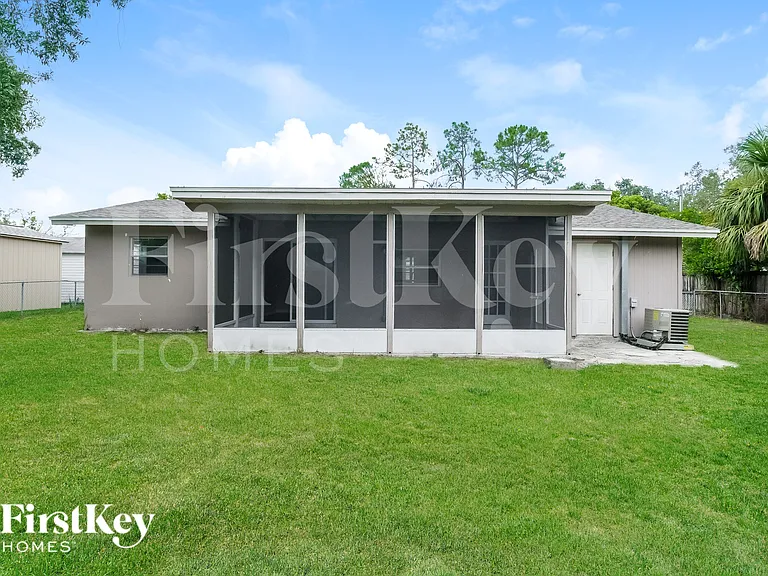 9331 Forest Hills Dr — Photo 15
