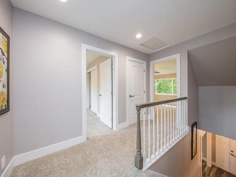 6780 Mount Pakron Dr — Photo 9