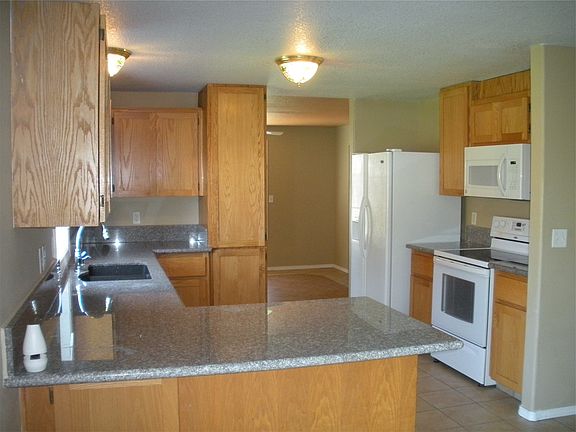2nd image of 510 NW 21st Cir