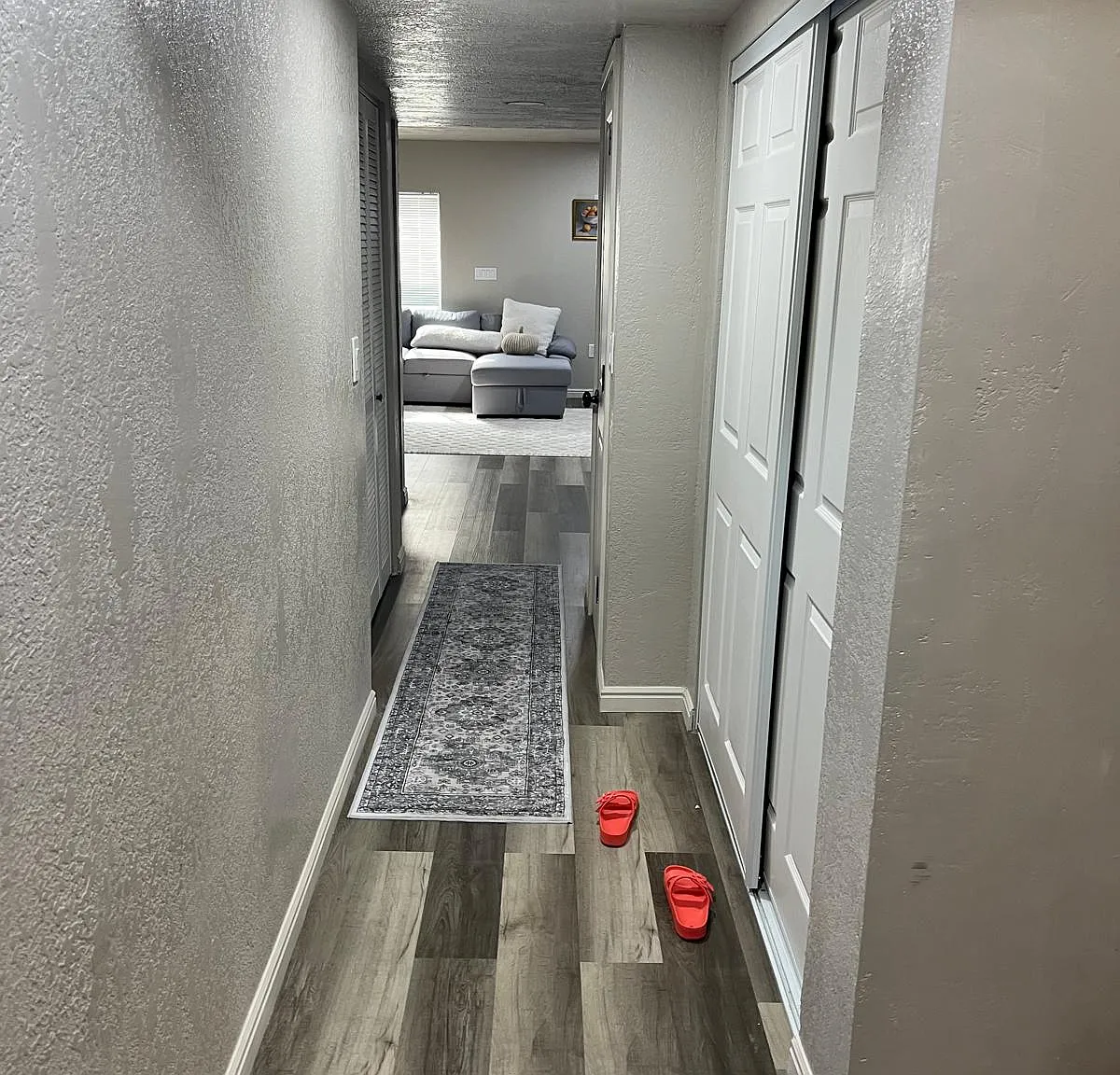 1 bed, 1100 sqft, $1,250 — Photo 3