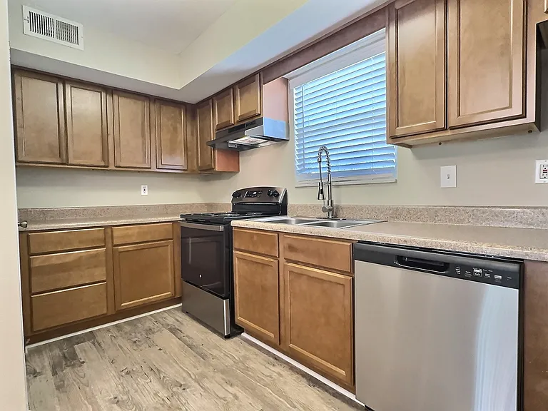 Carriage Hills Apartments — Photo 28